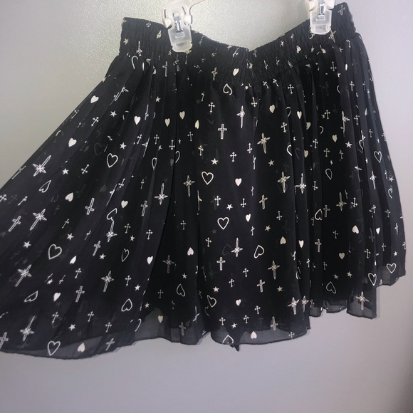 Hearts & crosses skirt - Picture 2 of 3